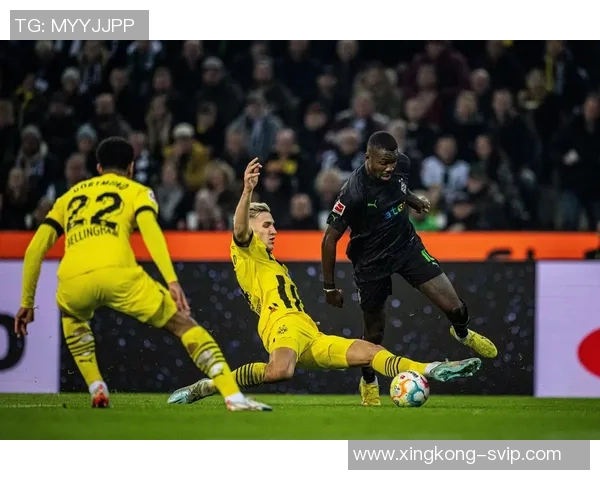 施洛特贝克全场触球与传球双双领先展现稳健表现助力球队胜利 施洛特贝克全场触球与传球双双领先展现稳健表现助力球队胜利