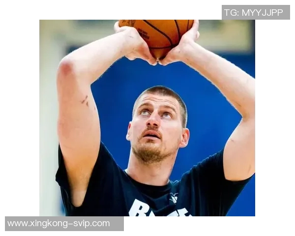 约基奇称赞阿德尔曼轮换策略强调表现优异者留场的重要性 约基奇称赞阿德尔曼轮换策略强调表现优异者留场的重要性