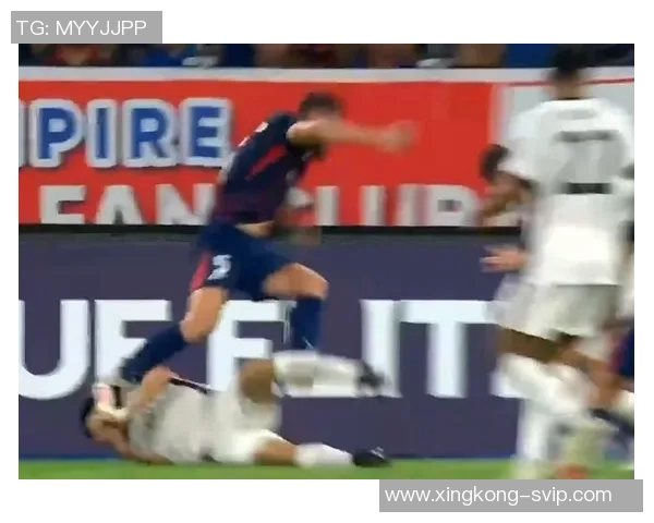 阿夫迪亚恶意犯规剪刀脚绊倒科沃德遭追加处罚引发热议