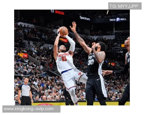 文班亚马半场替补出战表现出色12分钟内贡献5分7篮板1抢断2盖帽