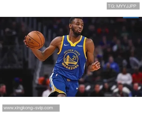 库里赞维金斯为勇士队传奇他的微笑传递团队精神与友谊